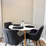Sky - Parking, Ac & Kingsize Bed * Cluj-Napoca