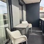 Apartament Sky - Parking, Ac & Kingsize Bed *
