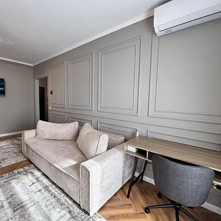 Apartament Sky - Parking, Ac & Kingsize Bed