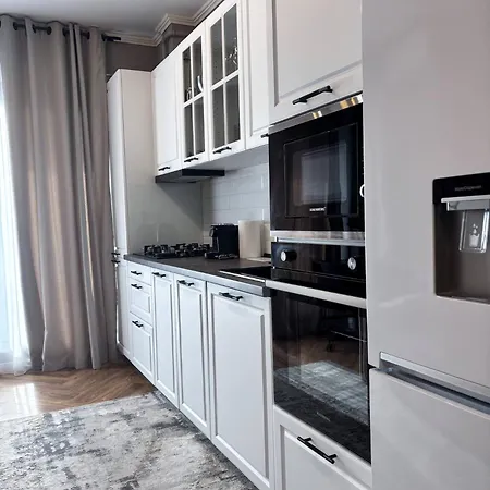 Sky - Parking, Ac & Kingsize Bed Διαμέρισμα