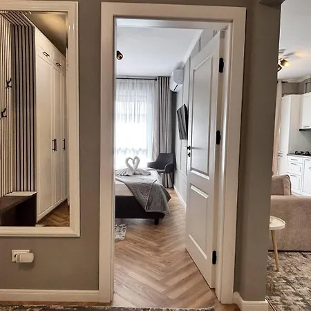 Apartament Sky - Parking, Ac & Kingsize Bed *