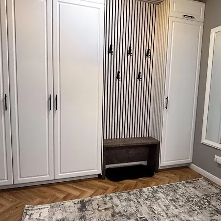 Apartman Sky Airport - Private Parking, Ac & Kolozsvár