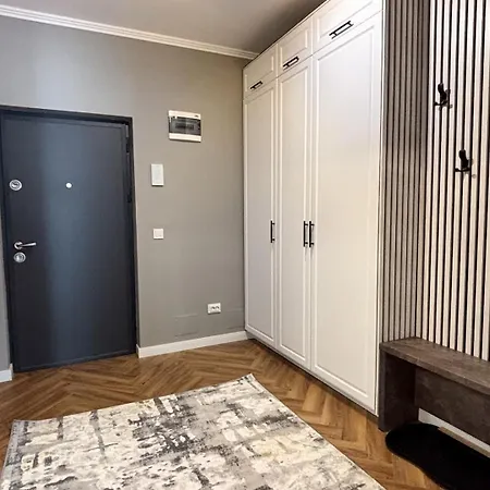 Apartament Sky - Parking, Ac & Kingsize Bed