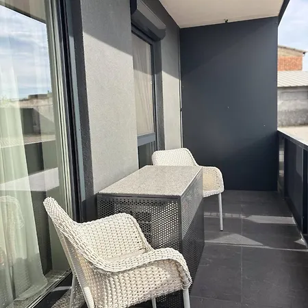 Διαμέρισμα Sky - Parking, Ac & Kingsize Bed *