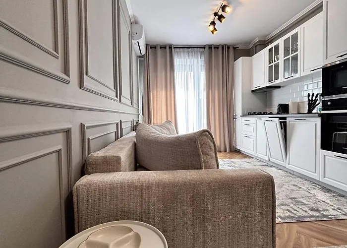 Sky - Parking, Ac & Kingsize Bed